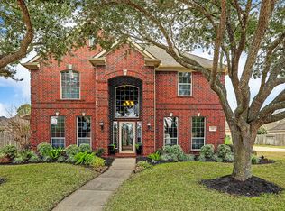405 Meadow Glen Rd, Friendswood, TX 77546