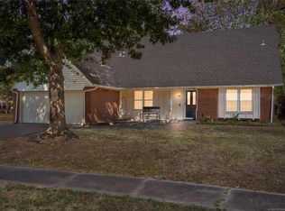 10907 E 29th St, Tulsa, OK 74129