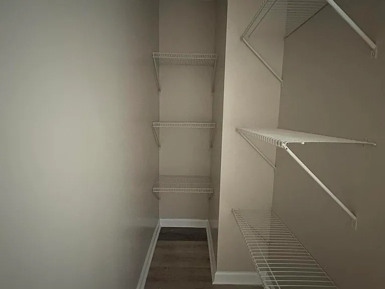 816 E 25th St — Photo 5
