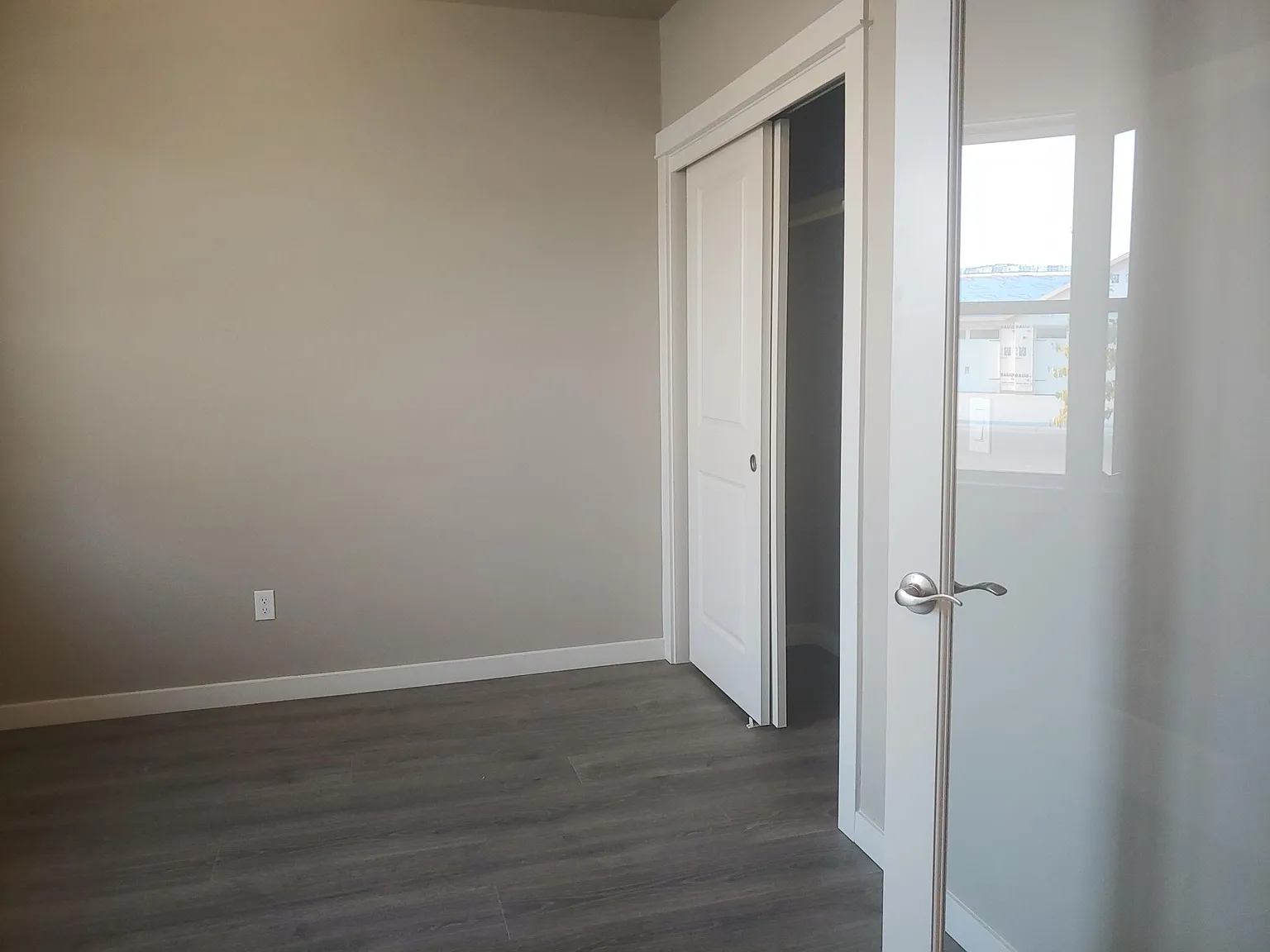 4 bed, 2046 sqft, $2,995 — Photo 3