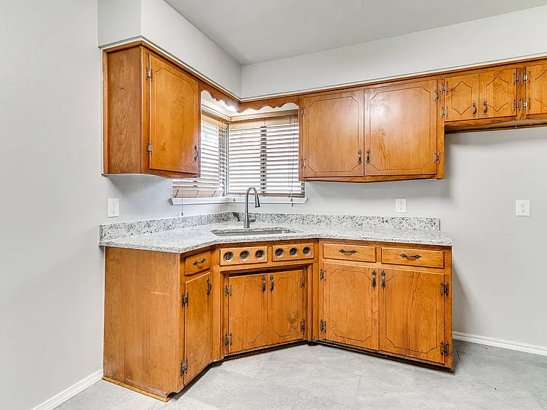 721 E Bouse Dr — Photo 12