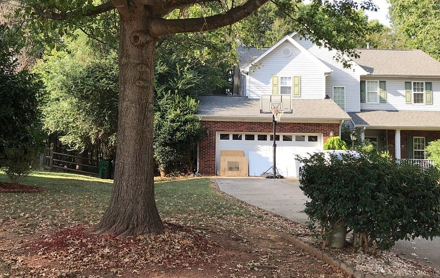 2nd image of 3917 Windsorwood Ct