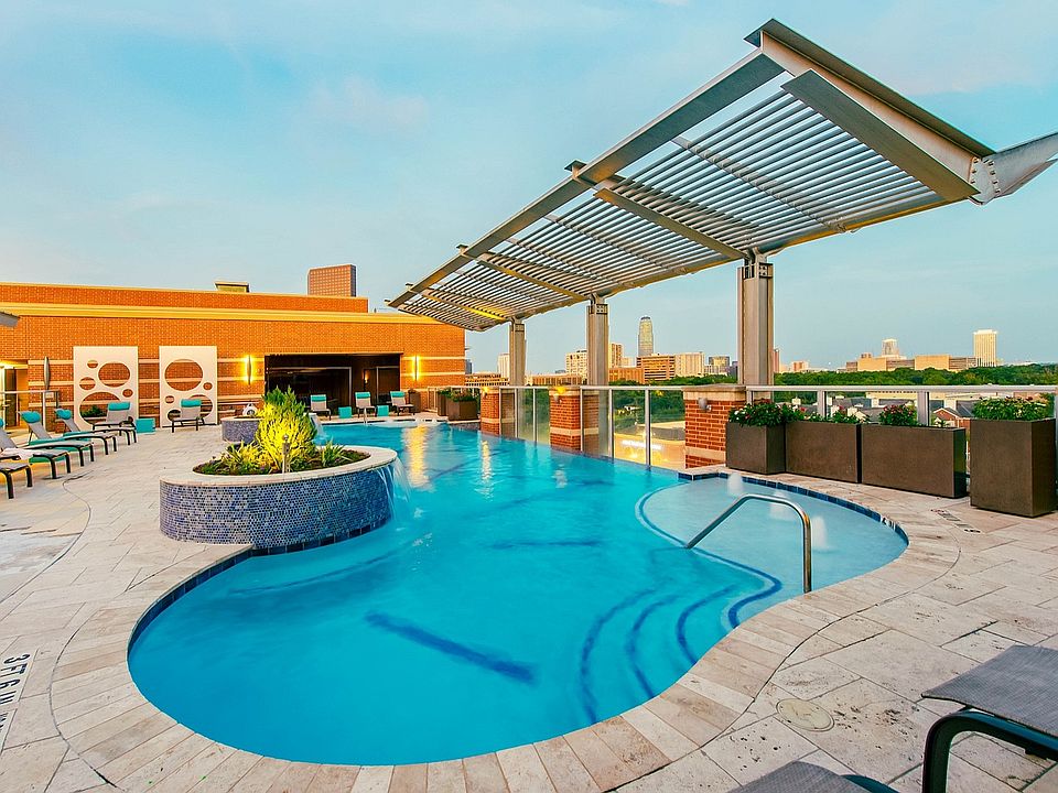 William Tanglewood Rooftop Pool