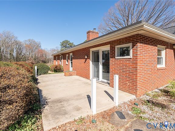 4th image of 615 Seay Rd