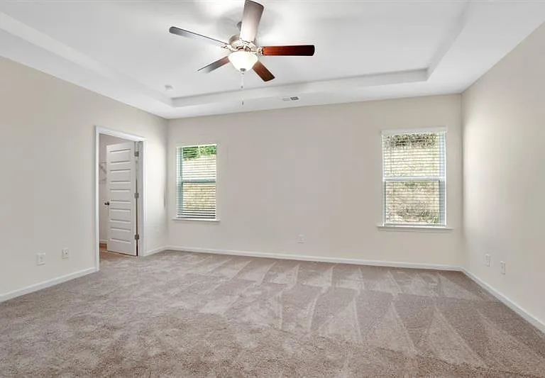 196 Marion Dr — Photo 7