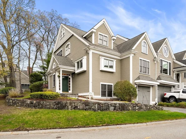 127 Johnson Woods Dr, Reading, MA 01867