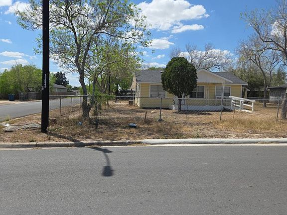 3rd image of 1040 Rio Grande St