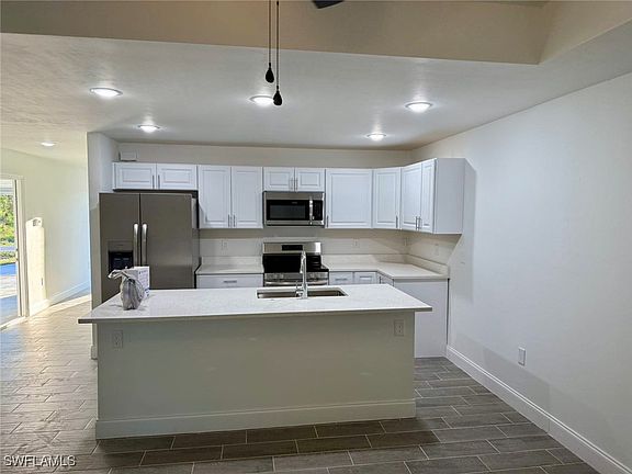 2nd image of 2425-2427 Joe Ave S