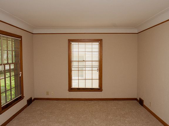 4th image of 2651 McKinley St NE