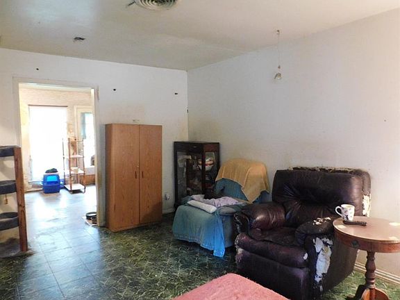 4th image of 113 S Yaupon St