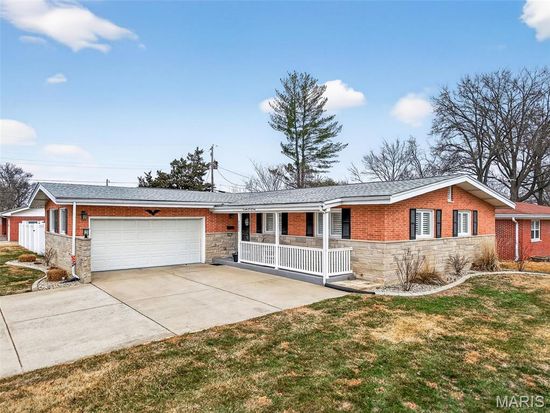 2602 W Adams St, Saint Charles, MO 63301