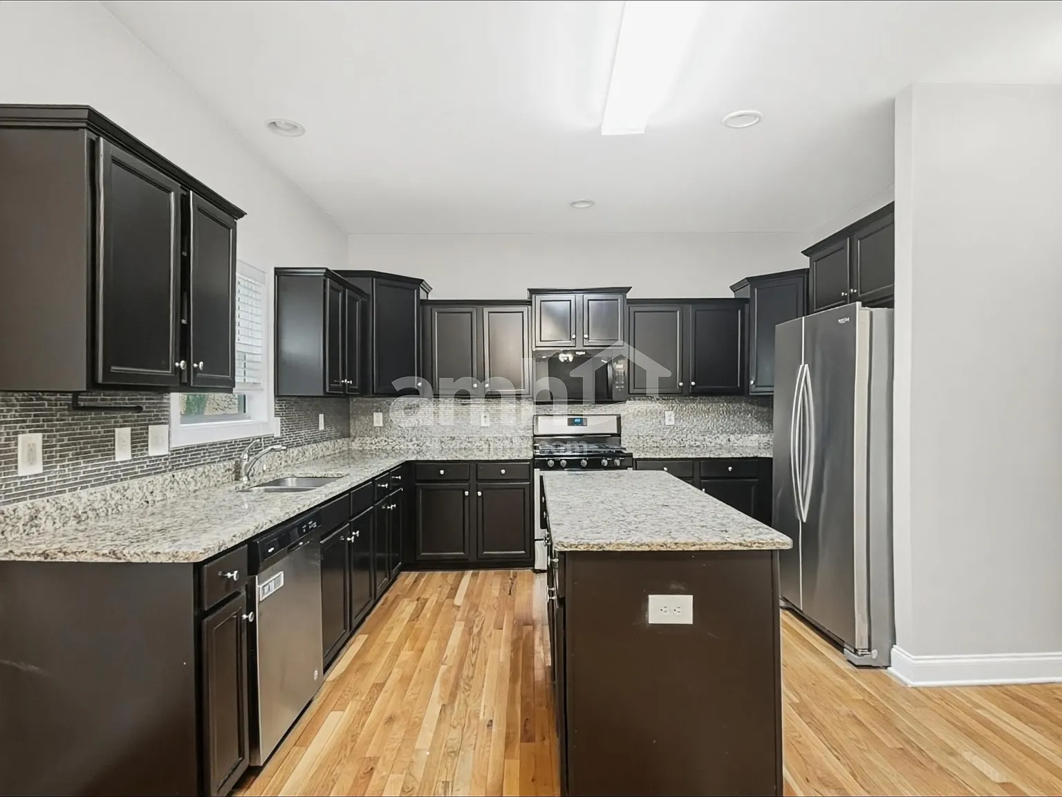 5 bed, 4.0 bath, 3248 sqft, $2,995 — Photo 3