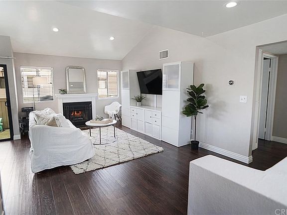5th image of 27123 Crossglade Ave Unit 6
