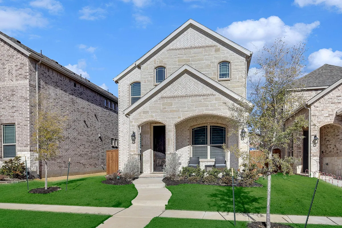Building Photo - 177 McCartt Dr