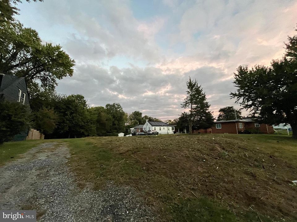 2nd image of 3122-3126 20th St SE