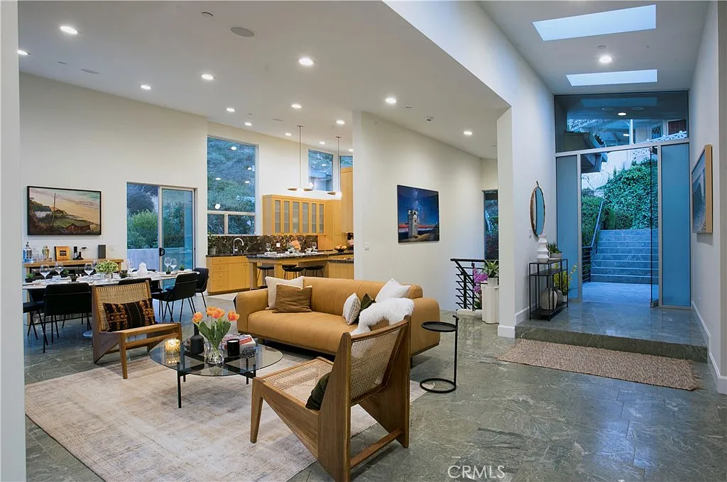 4 bed, 5.5 bath, 3422 sqft, $16,695 — Photo 3