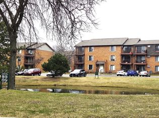 649 N Briar Hill Ln APT 3, Addison, IL 60101