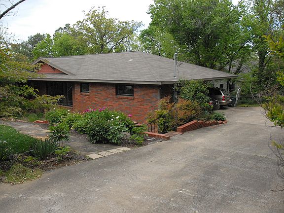3rd image of 1004 E Rebecca St