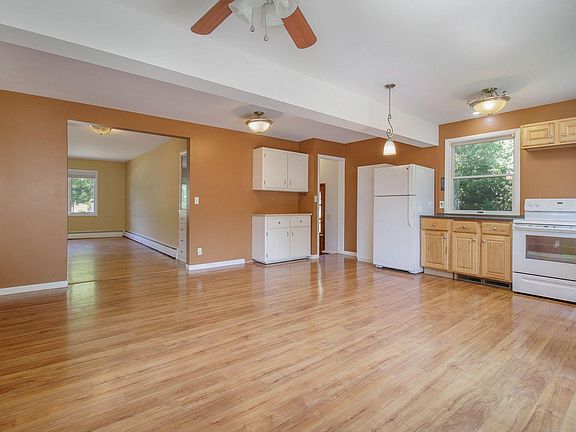 4th image of 606 N Lavinia St