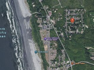 40 Robin Ln, Pacific Beach, WA 98571