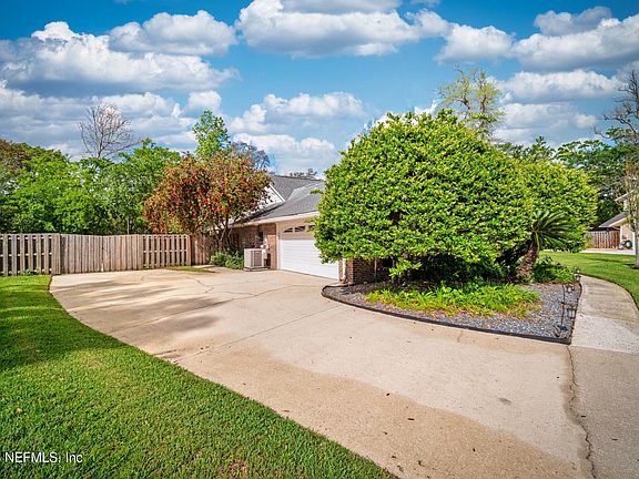 4th image of 778 CAMERON Drive