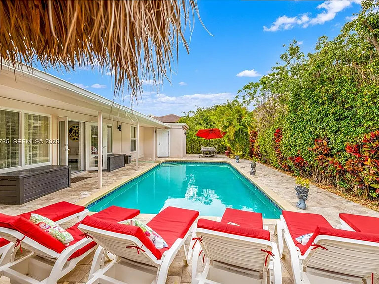 1960 Coral Reef Dr — Photo 44