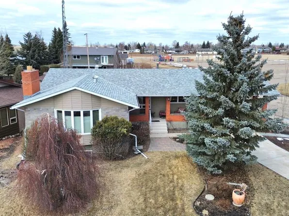 609 S Kennedy Pl, Hanna, AB T0J 1P0