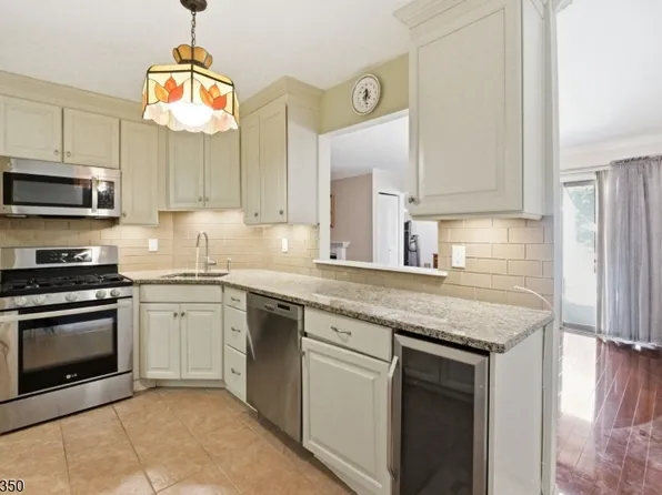 26 Hart Dr, West Orange Twp., NJ 07052