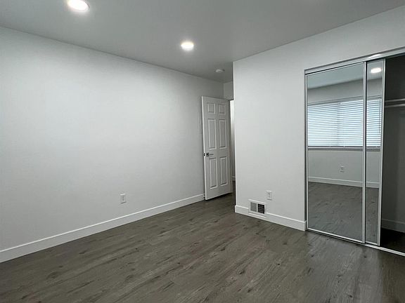 5th image of 6244 Longford Dr APT 3