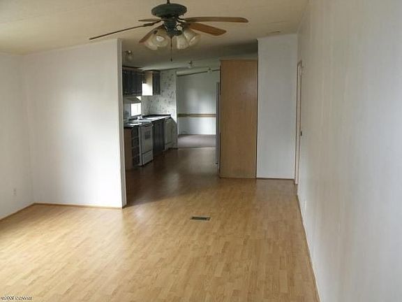 5th image of 337 W Southwinds Dr