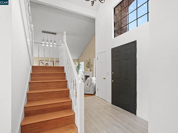 2nd image of 3012 Evergreen Dr