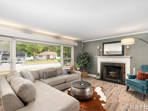 5th image of 1296 Cambridge Dr SE