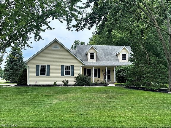 2nd image of 2462 Candlewood Dr