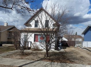 405 4th Ave E, Assiniboia, SK S0H0B0