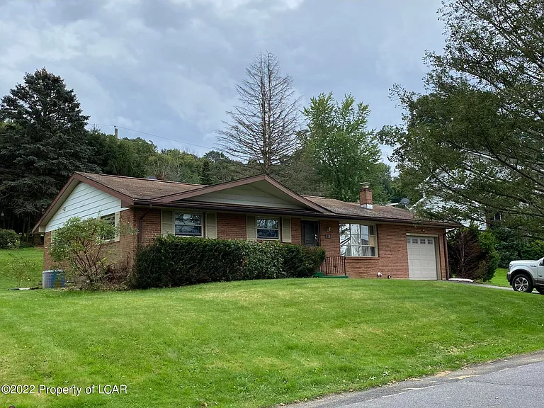 317 Highland Ave — Photo 16