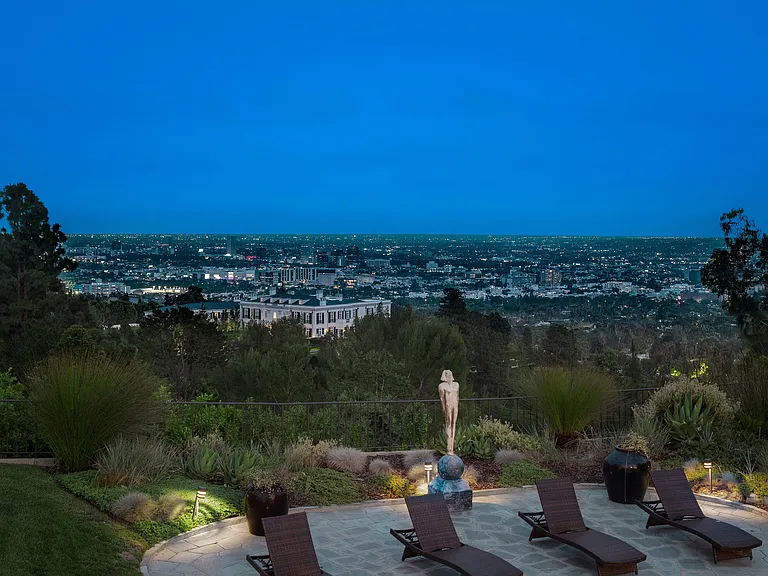 1131 Miradero Rd — Photo 3