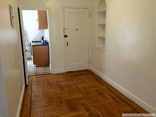 Rented by Sovereign Associates | media 30