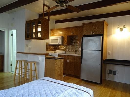1st image of 735 1/2 Island Ct