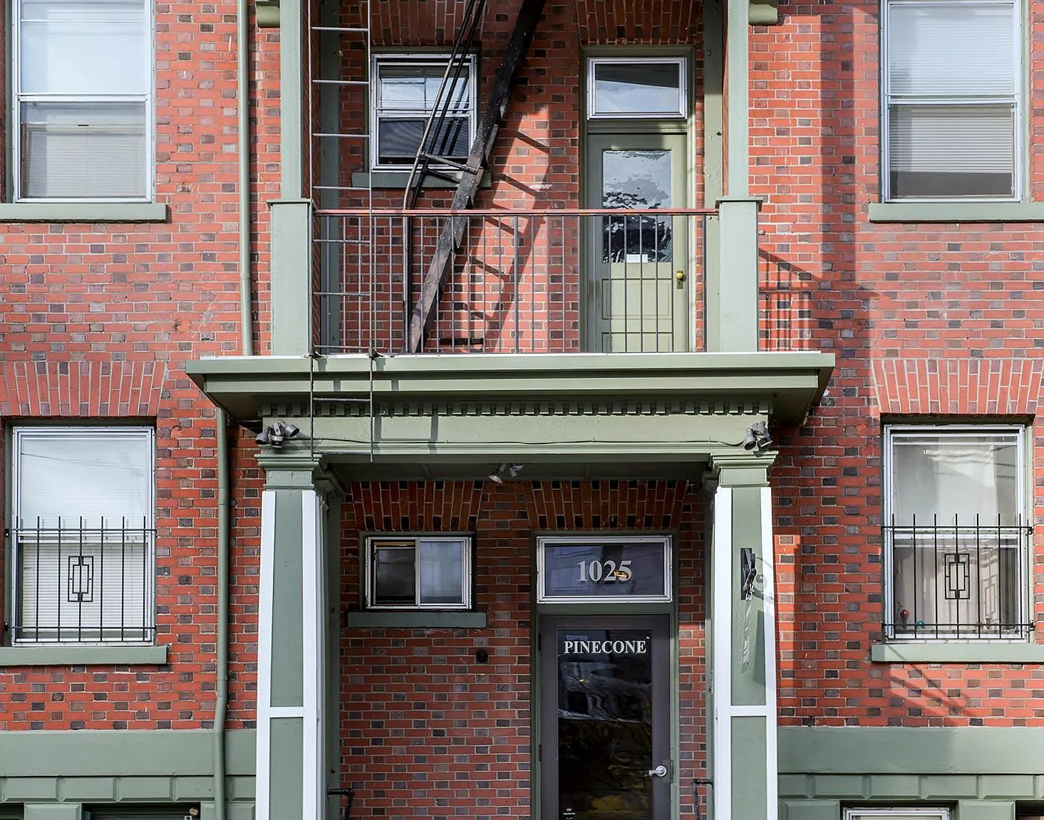 Pinecone Apartments — Photo 3