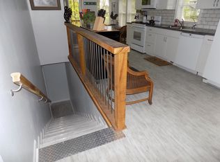 50230 Adams Dr, Dowagiac, MI 49047