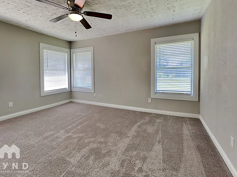 101 Live Oak St — Photo 11