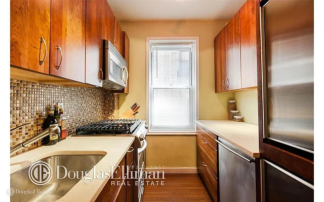 Rented by Douglas Elliman | media 6