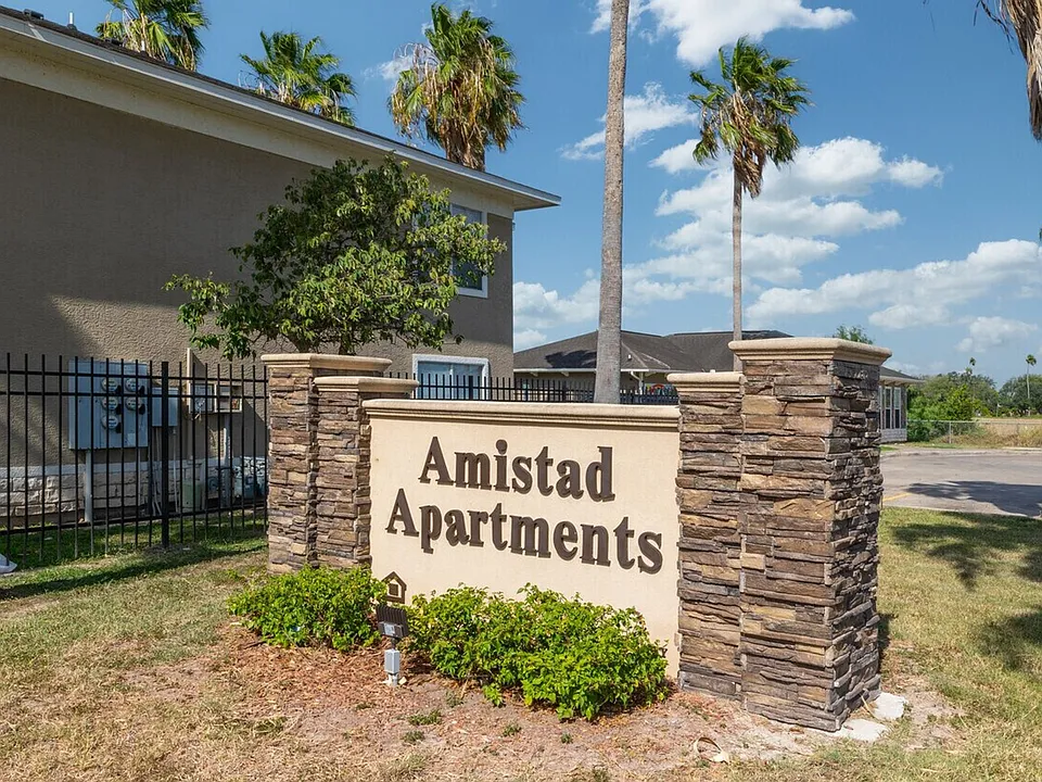 Amistad Apartments