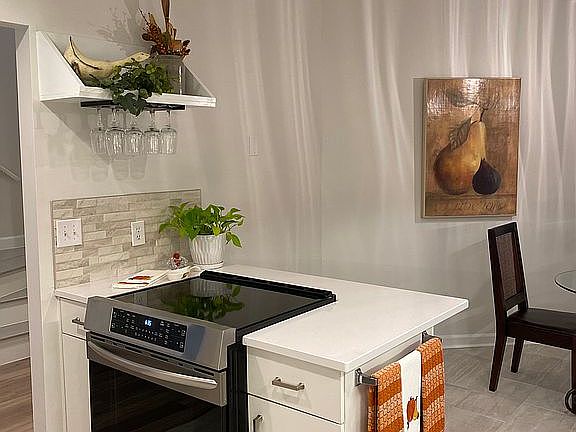 Kitchen Island Area