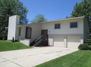 314 Hempstead Ln, Bloomingdale, IL 60108