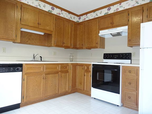 3rd image of 180 Lynch Dr APT 502