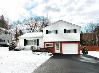 904 Taylor Dr, Vestal, NY