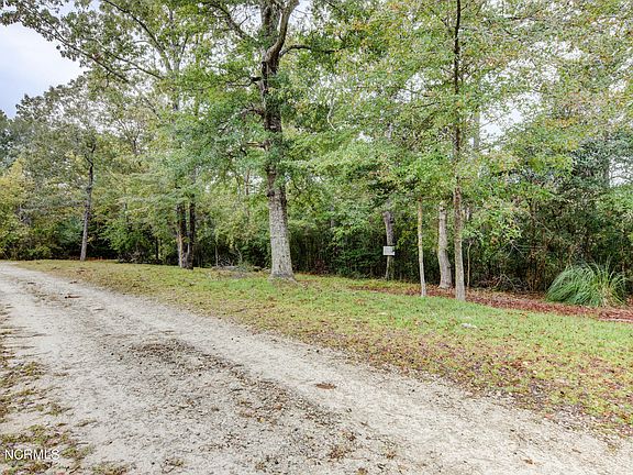 3rd image of 3018 Blue Dr SW