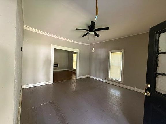 3rd image of 134 Tuxedo Dr