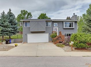 3709 Meadowbrook Dr, Rapid City, SD 57702